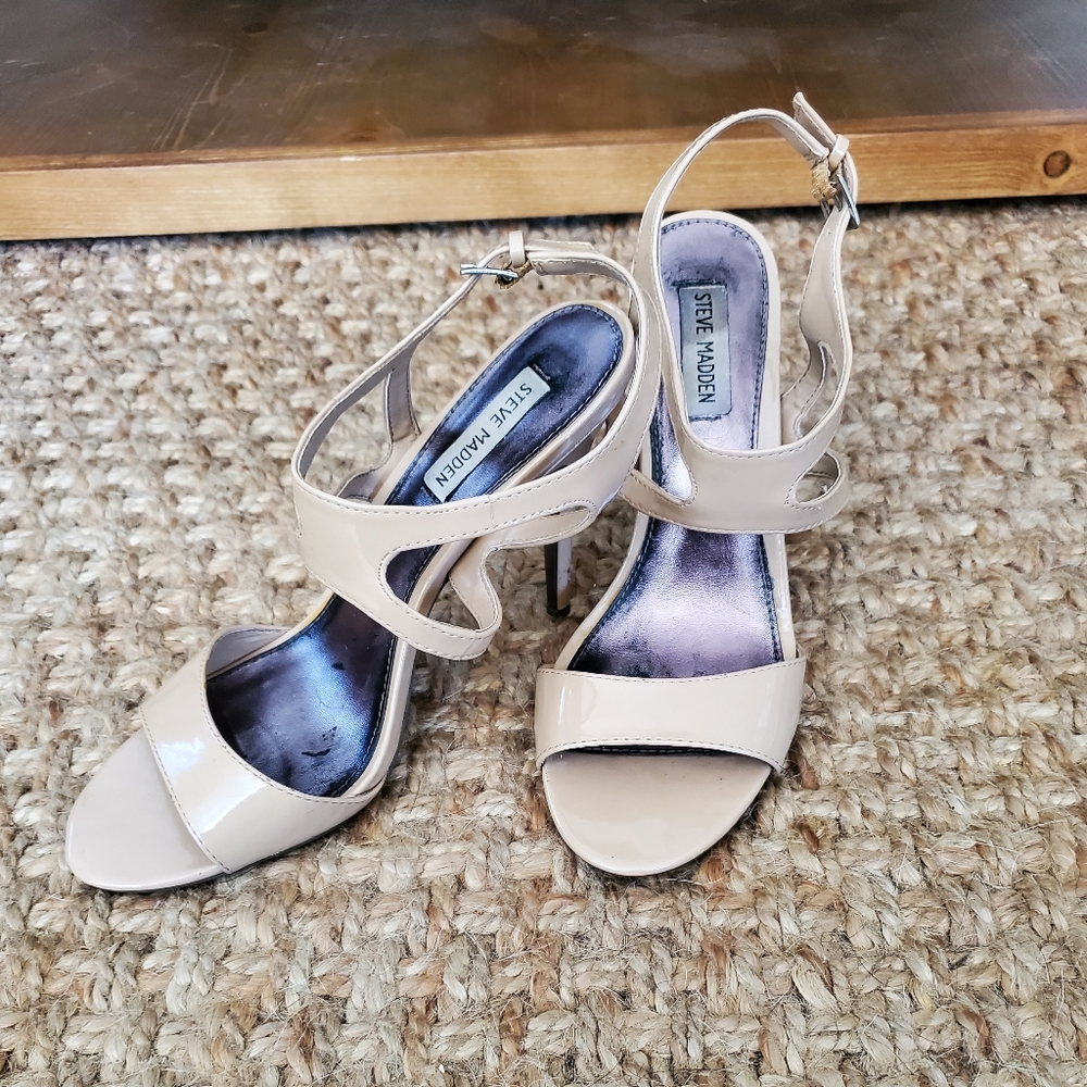 Steve Madden Nude Patent Leather heels